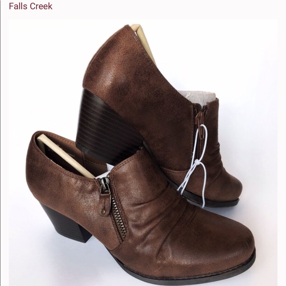 Falls Creek ‘Laura’ Ankle Boots - Picture 2 of 8